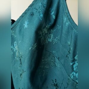 ♻ 2/$10 CLEARANCE: Divided (by H&M) Floral Camisole Top